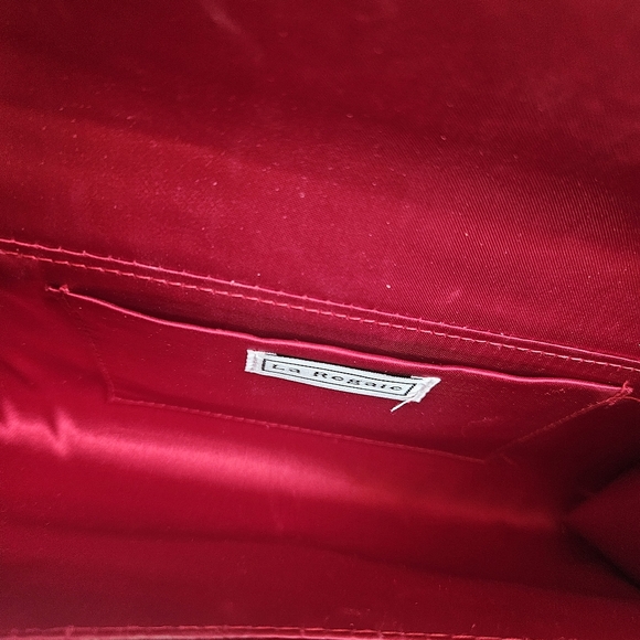 La Regale Red Clutch - Picture 4 of 5